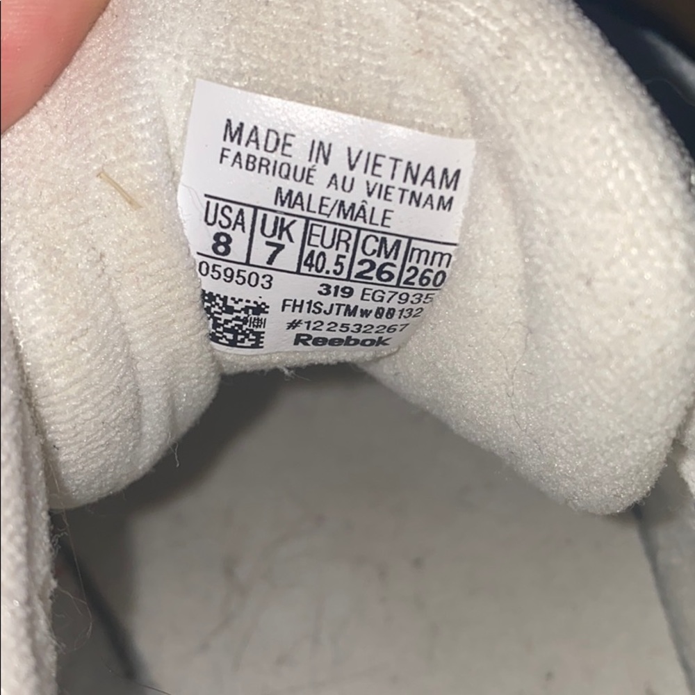 Men’s Size 8 Reebok’s - Picture 7 of 7